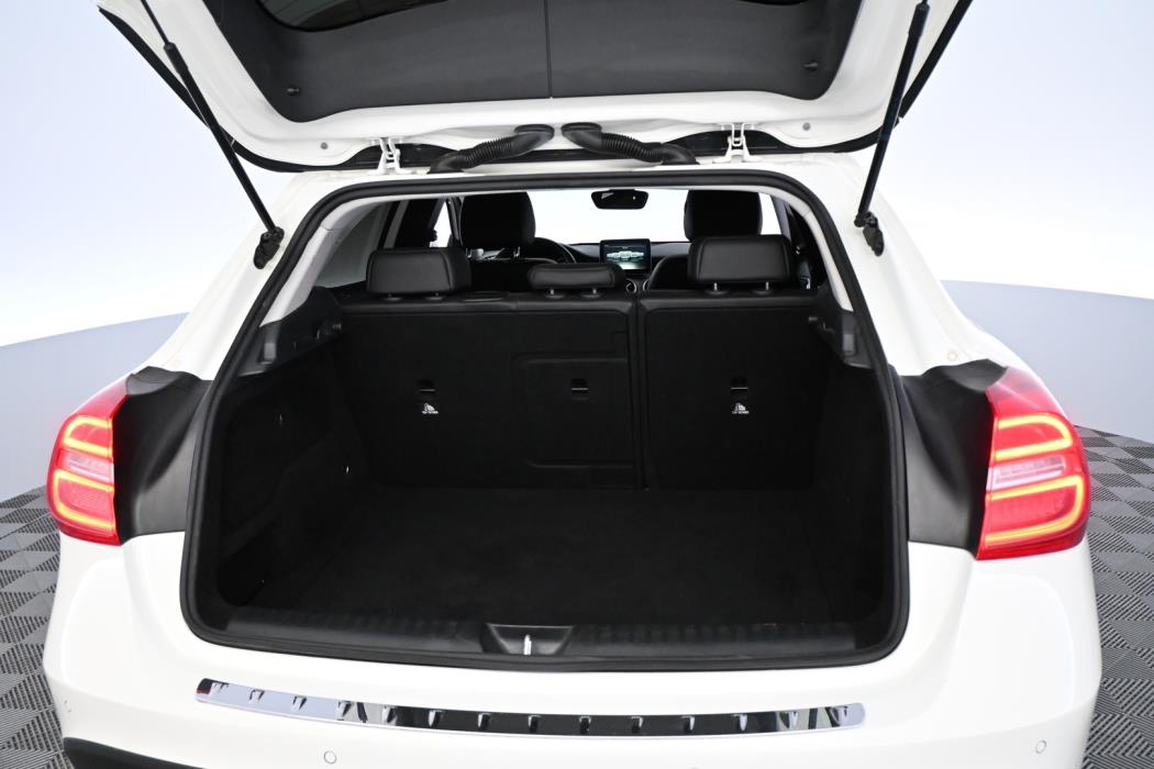 MERCEDES-BENZ GLA 2017