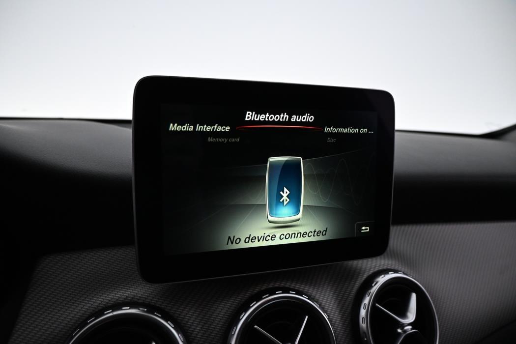 MERCEDES-BENZ GLA 2017