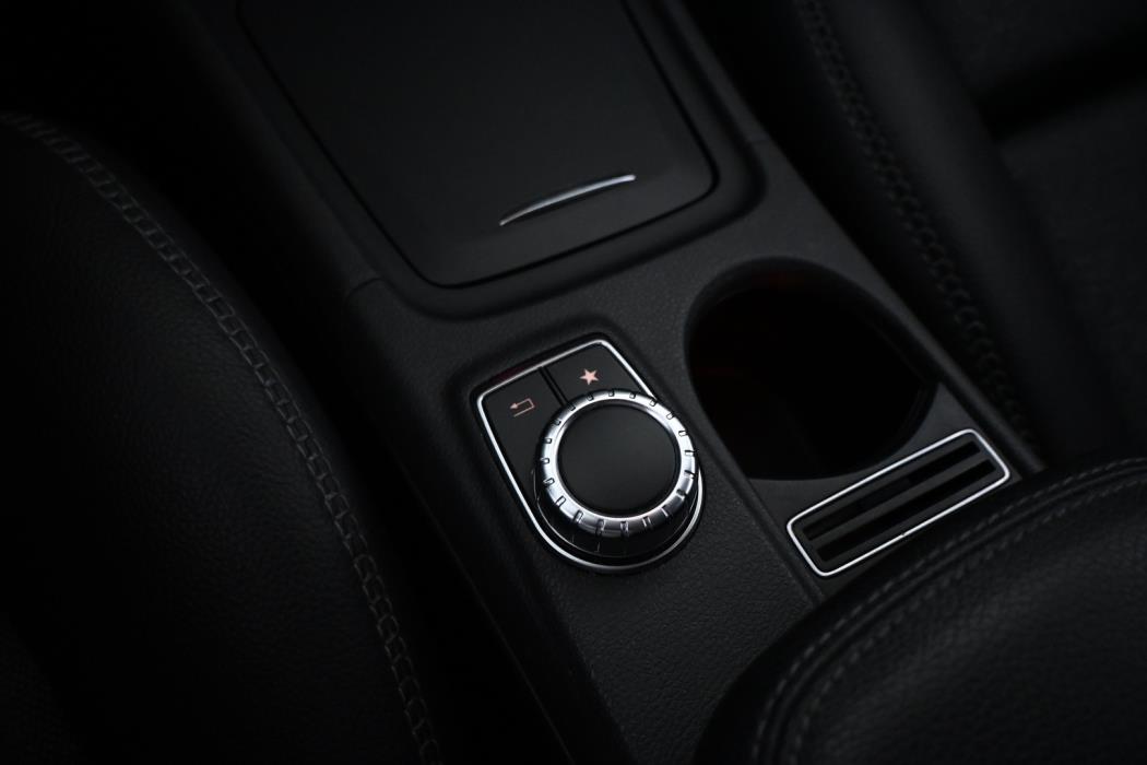 MERCEDES-BENZ GLA 2017