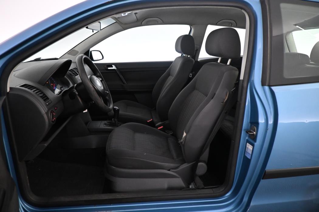 VOLKSWAGEN Polo 2005