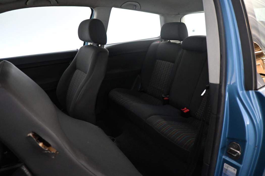 VOLKSWAGEN Polo 2005