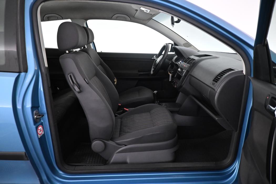VOLKSWAGEN Polo 2005