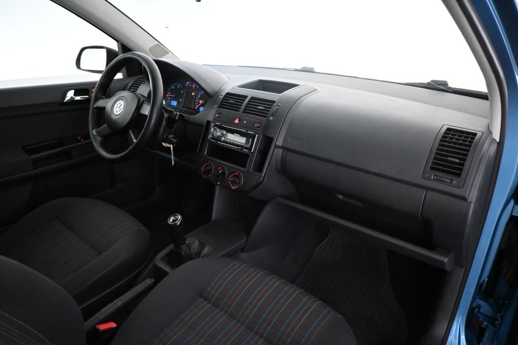 VOLKSWAGEN Polo 2005