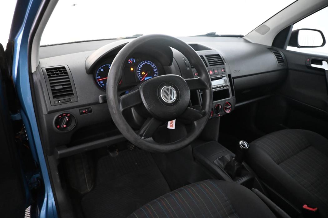 VOLKSWAGEN Polo 2005