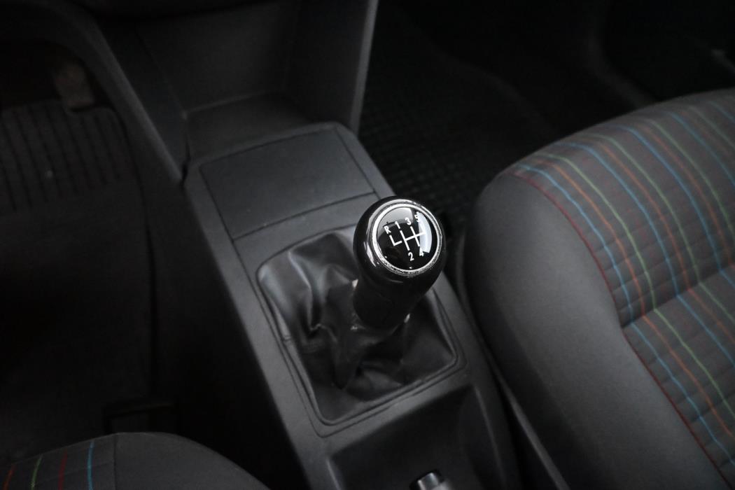 VOLKSWAGEN Polo 2005