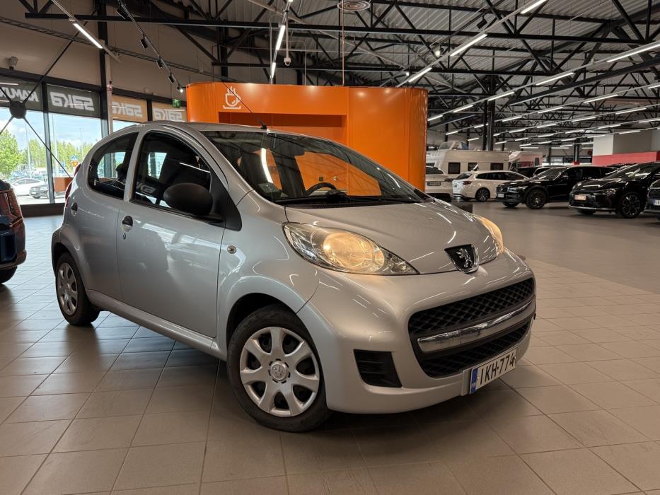 PEUGEOT 107 2012