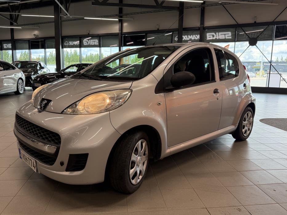 PEUGEOT 107 2012