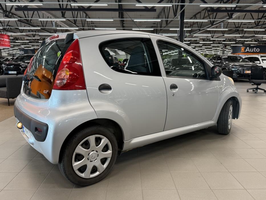 PEUGEOT 107 2012