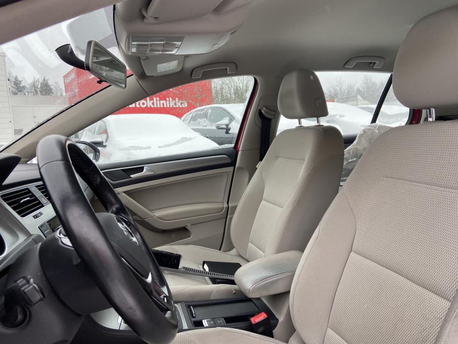 VOLKSWAGEN Golf 2014