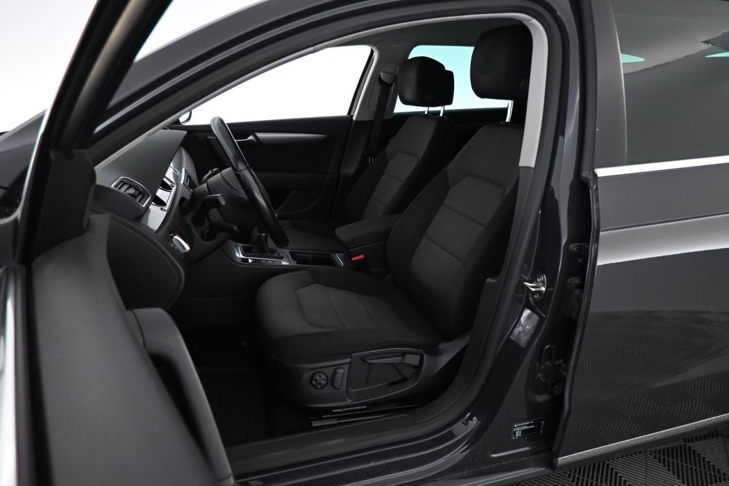 VOLKSWAGEN Passat 2014