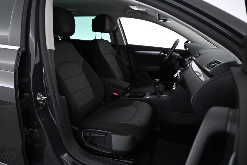 VOLKSWAGEN Passat 2014