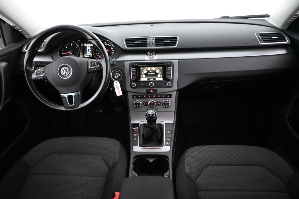 VOLKSWAGEN Passat 2014