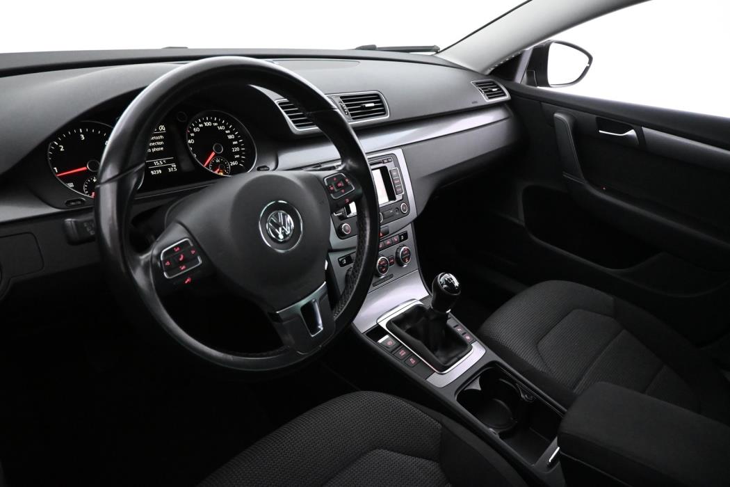 VOLKSWAGEN Passat 2014