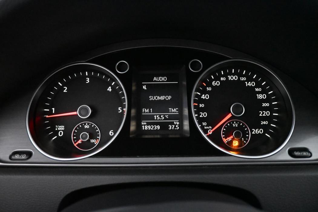VOLKSWAGEN Passat 2014