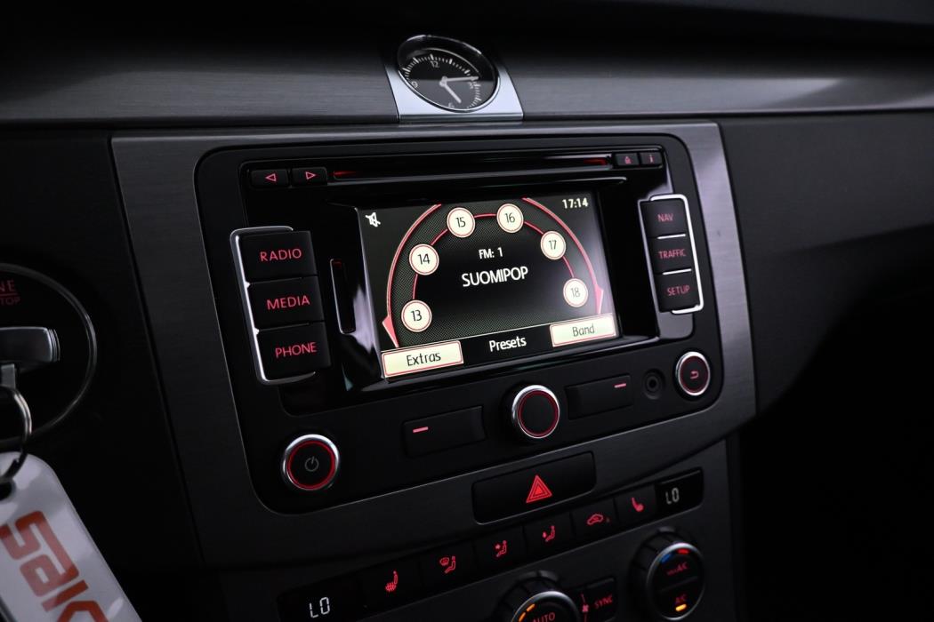 VOLKSWAGEN Passat 2014