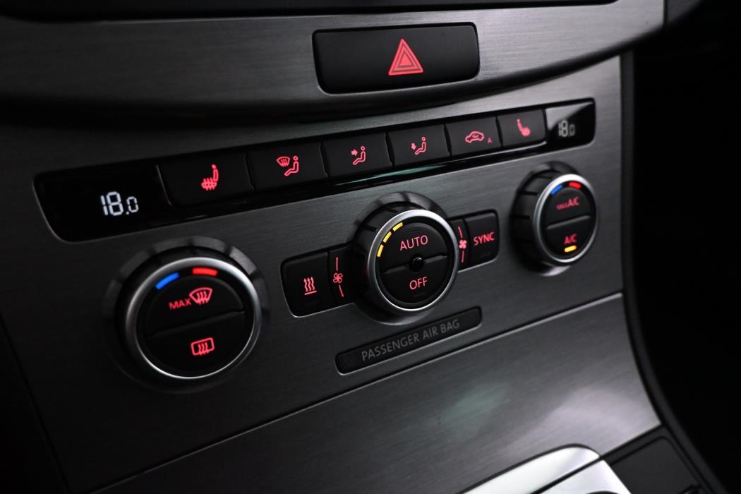VOLKSWAGEN Passat 2014