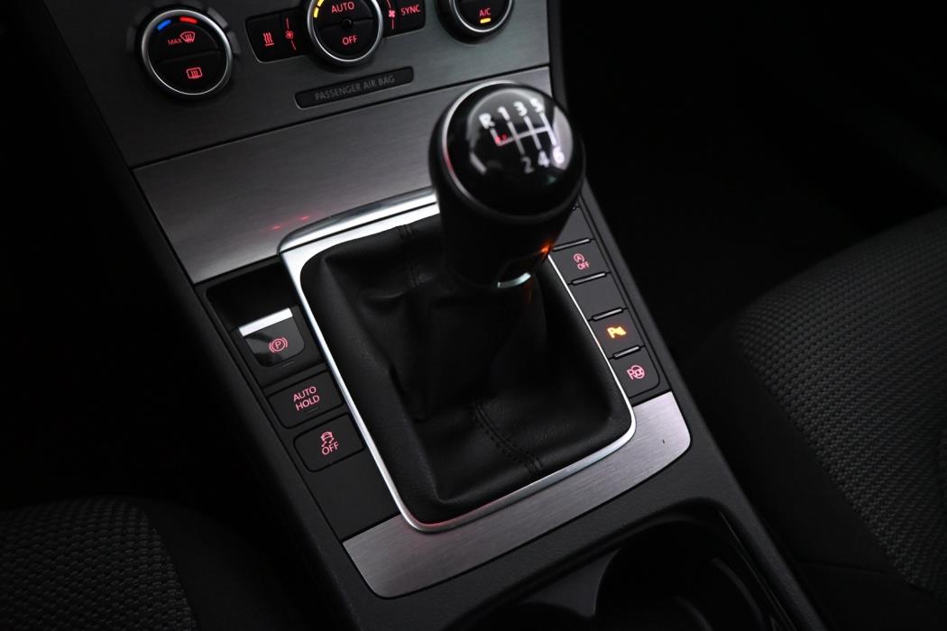 VOLKSWAGEN Passat 2014