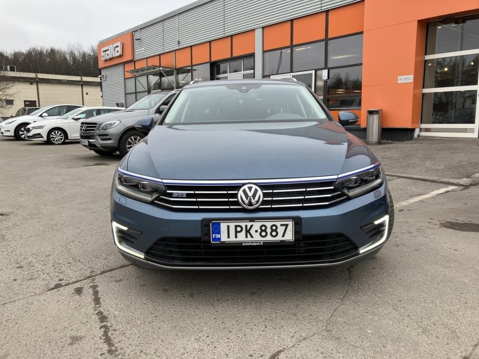 VOLKSWAGEN Passat 2018