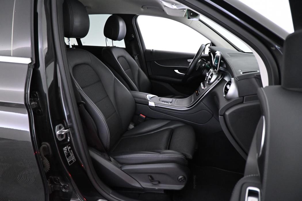 MERCEDES-BENZ GLC 2022