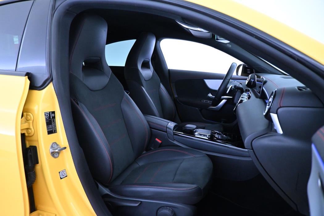 MERCEDES-BENZ CLA 2023