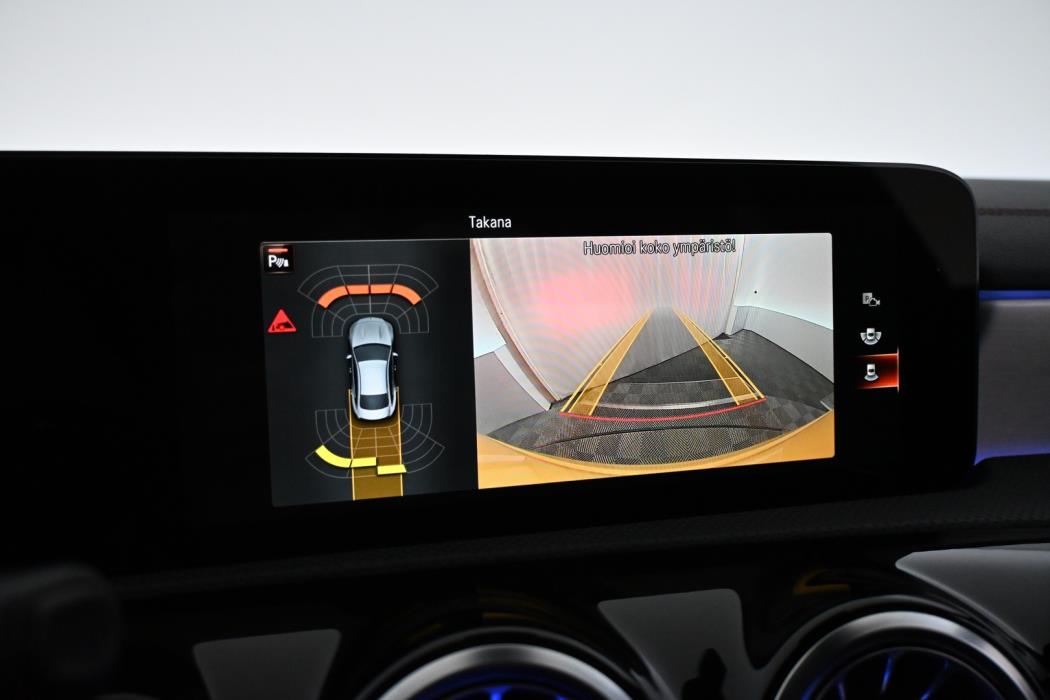 MERCEDES-BENZ CLA 2023