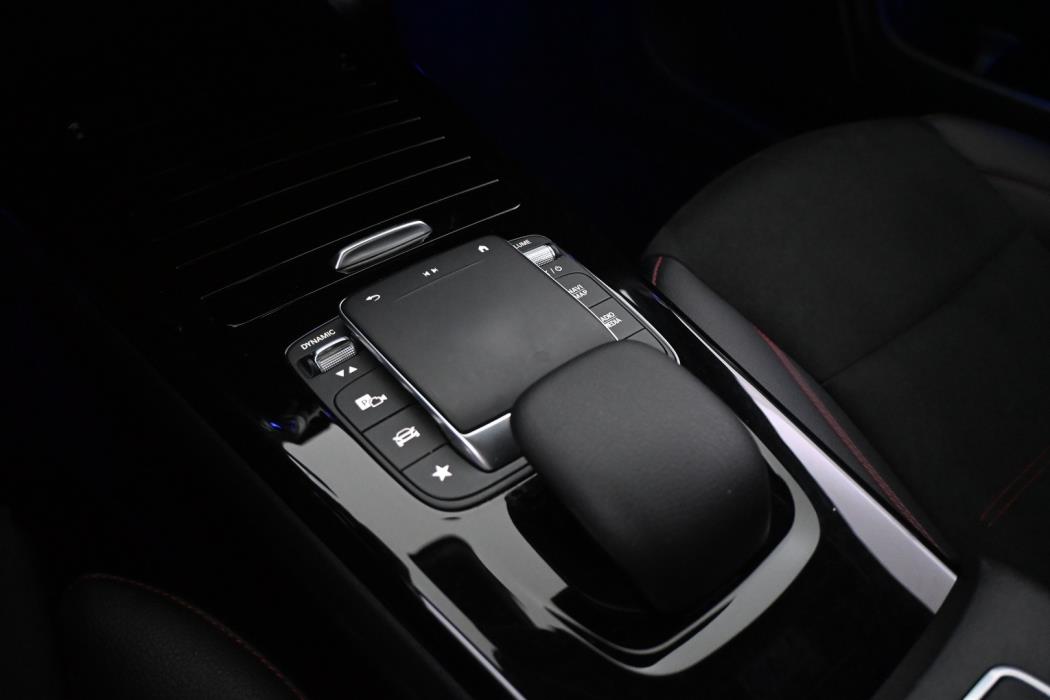 MERCEDES-BENZ CLA 2023