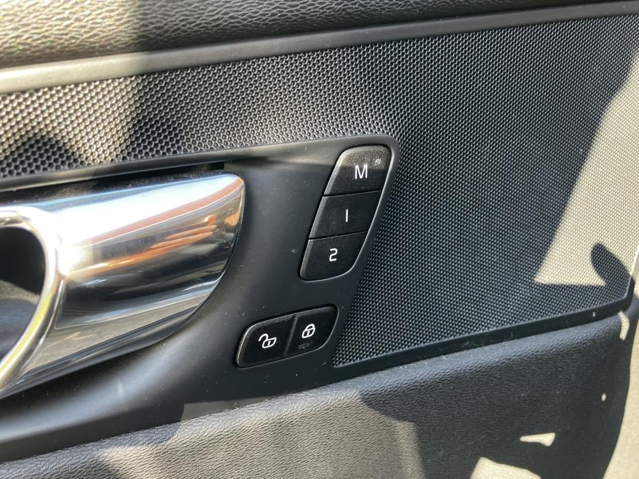 VOLVO XC60 2019