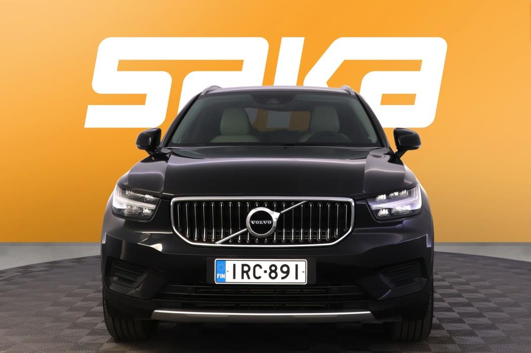 VOLVO XC40 2022