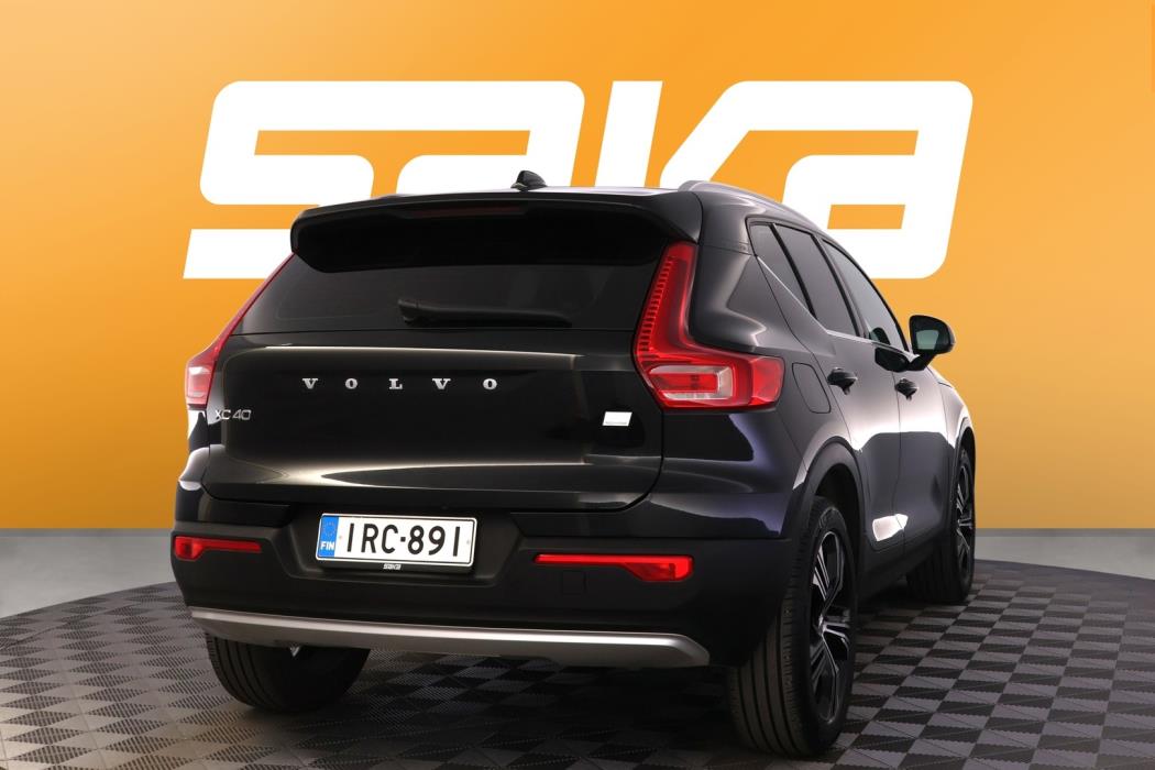 VOLVO XC40 2022