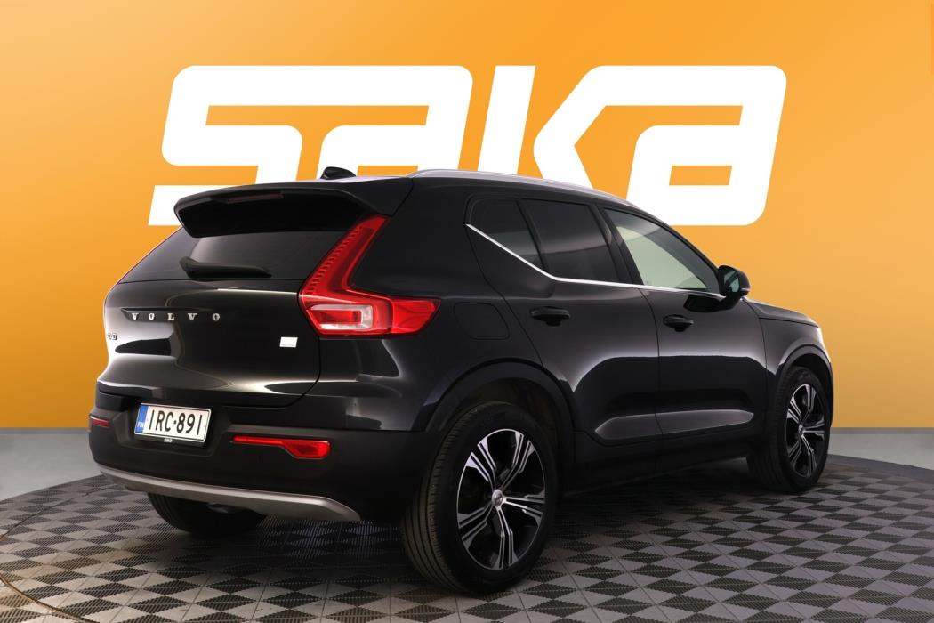 VOLVO XC40 2022