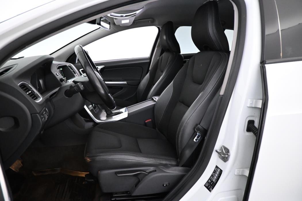 VOLVO V60 Cross Country 2016