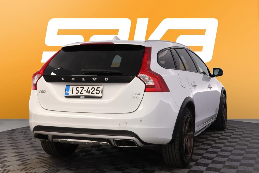 VOLVO V60 Cross Country 2016