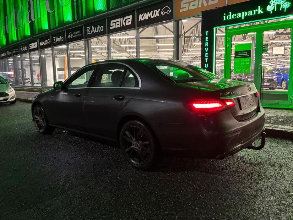 MERCEDES-BENZ E 2021