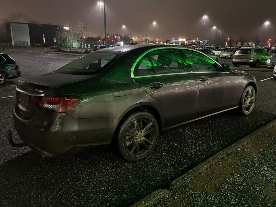 MERCEDES-BENZ E 2021