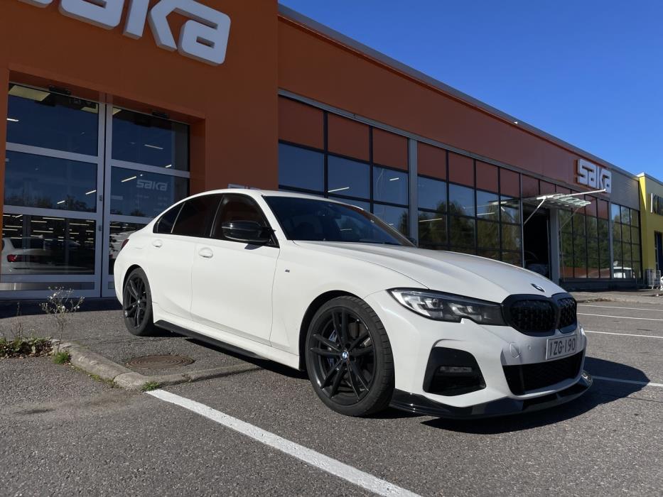 BMW 330 2021
