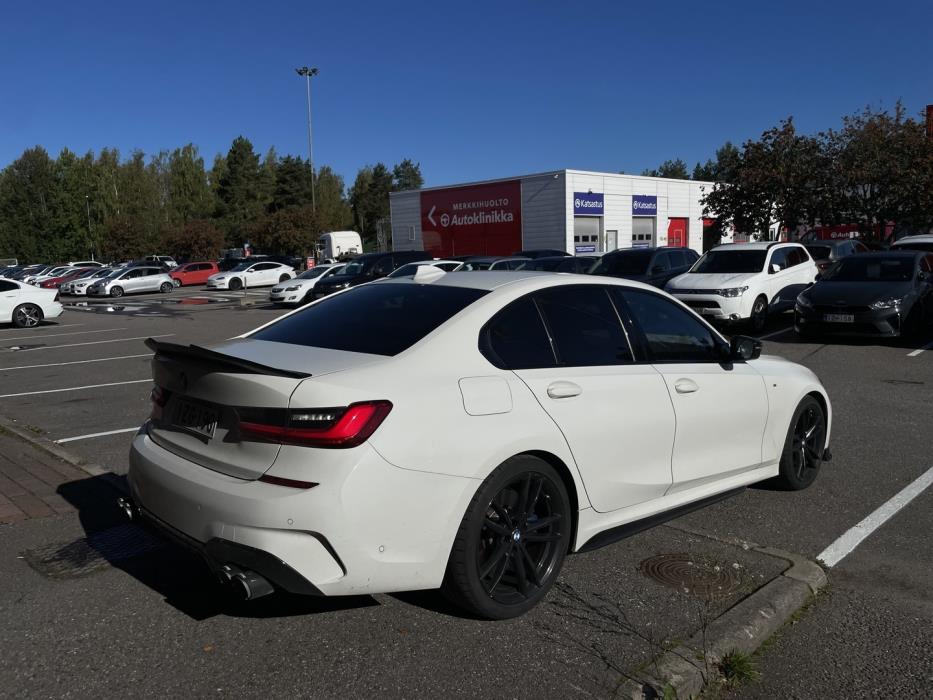 BMW 330 2021