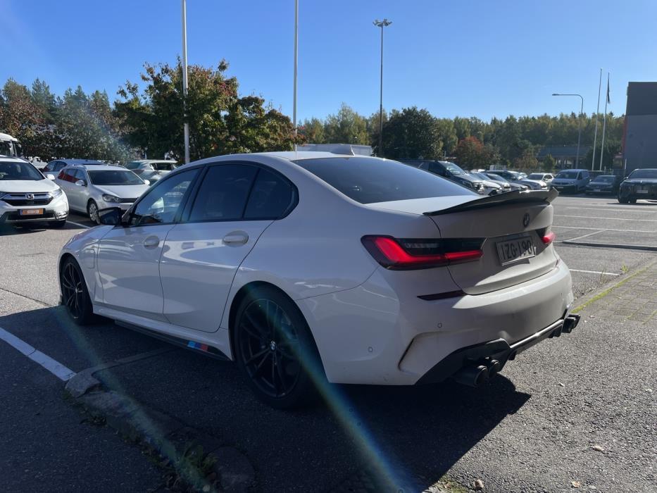 BMW 330 2021