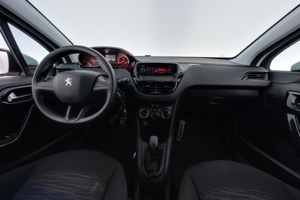 PEUGEOT 208 2014
