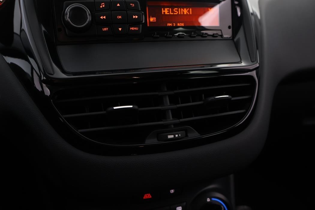 PEUGEOT 208 2014