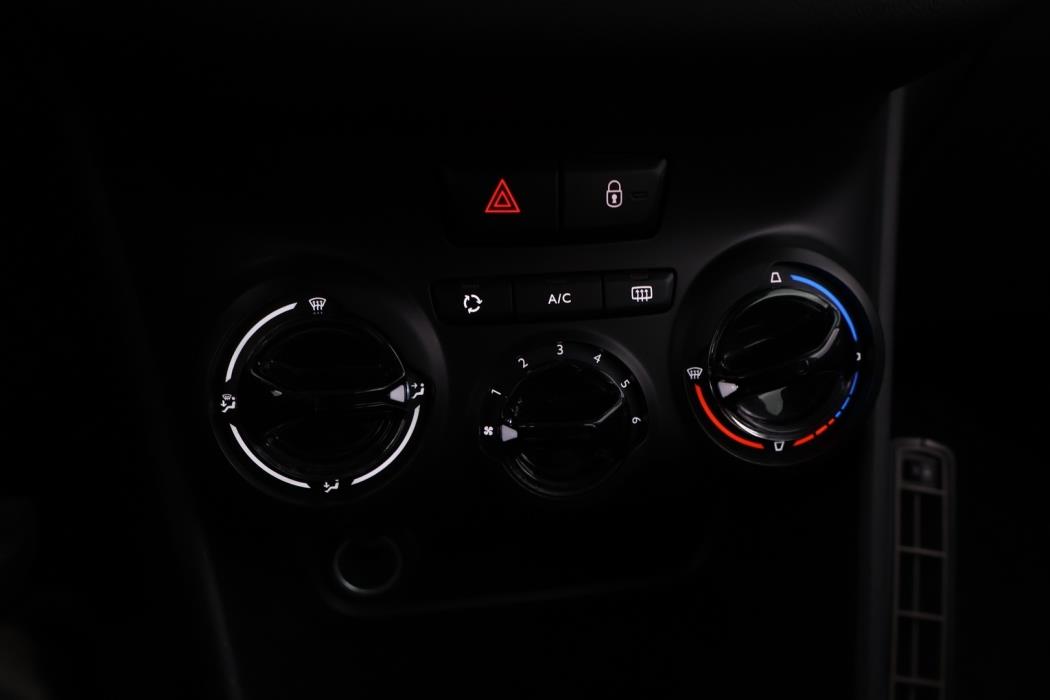 PEUGEOT 208 2014