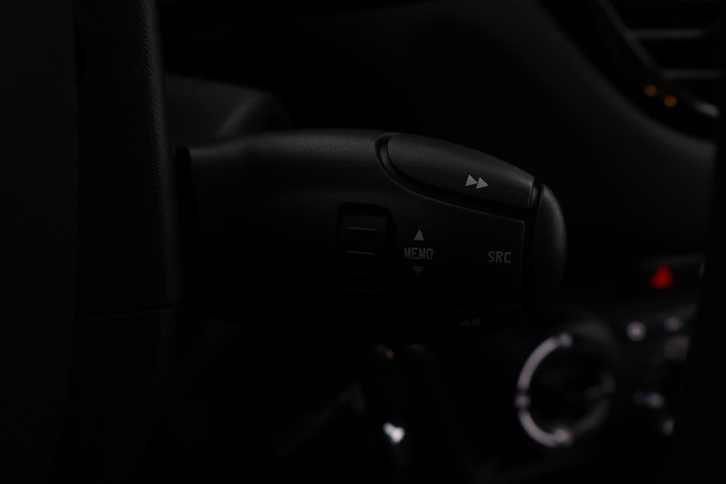 PEUGEOT 208 2014