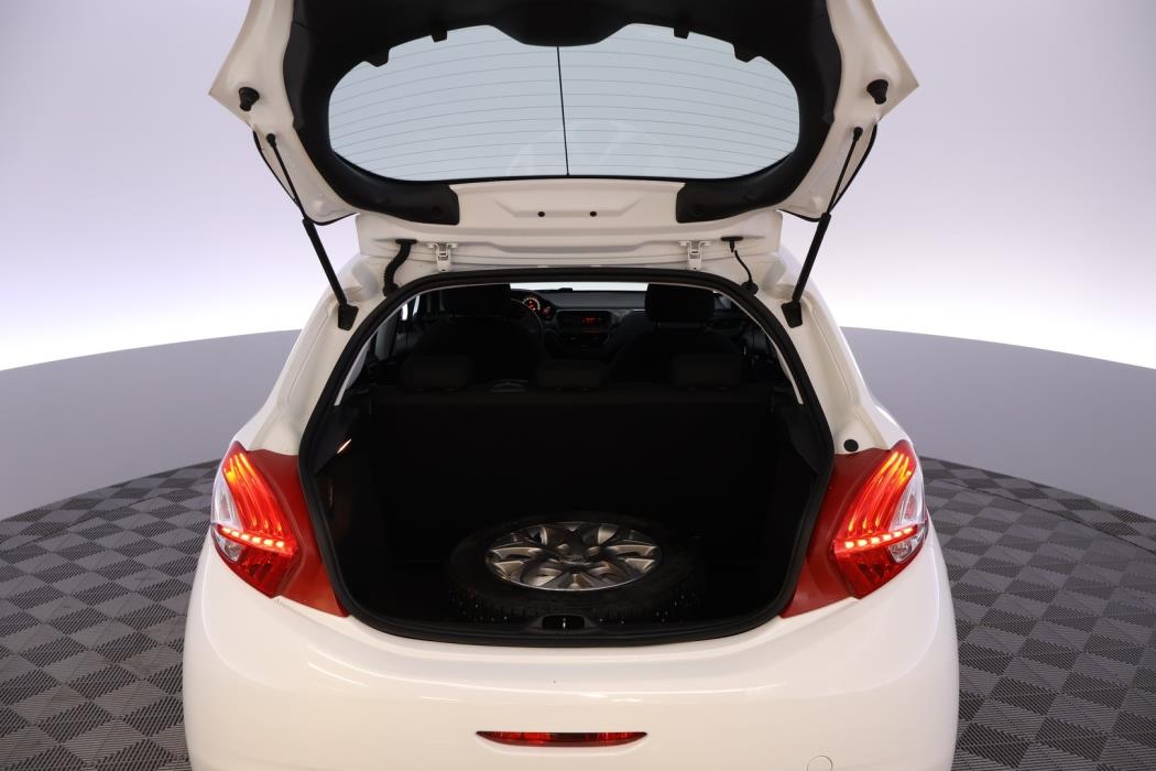 PEUGEOT 208 2014