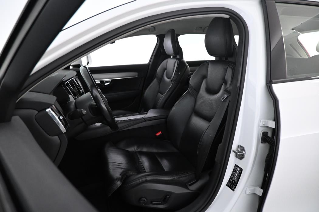 VOLVO V90 Cross Country 2018