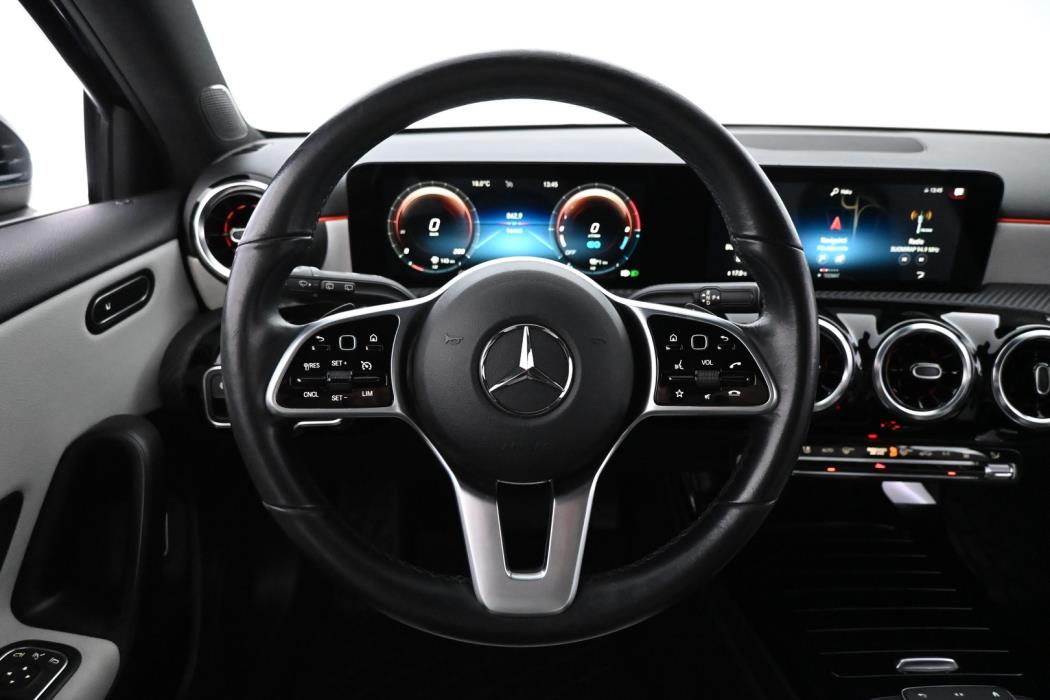 MERCEDES-BENZ A 2021