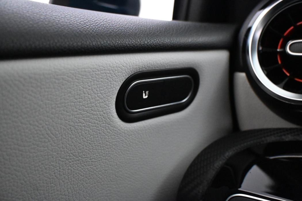 MERCEDES-BENZ A 2021