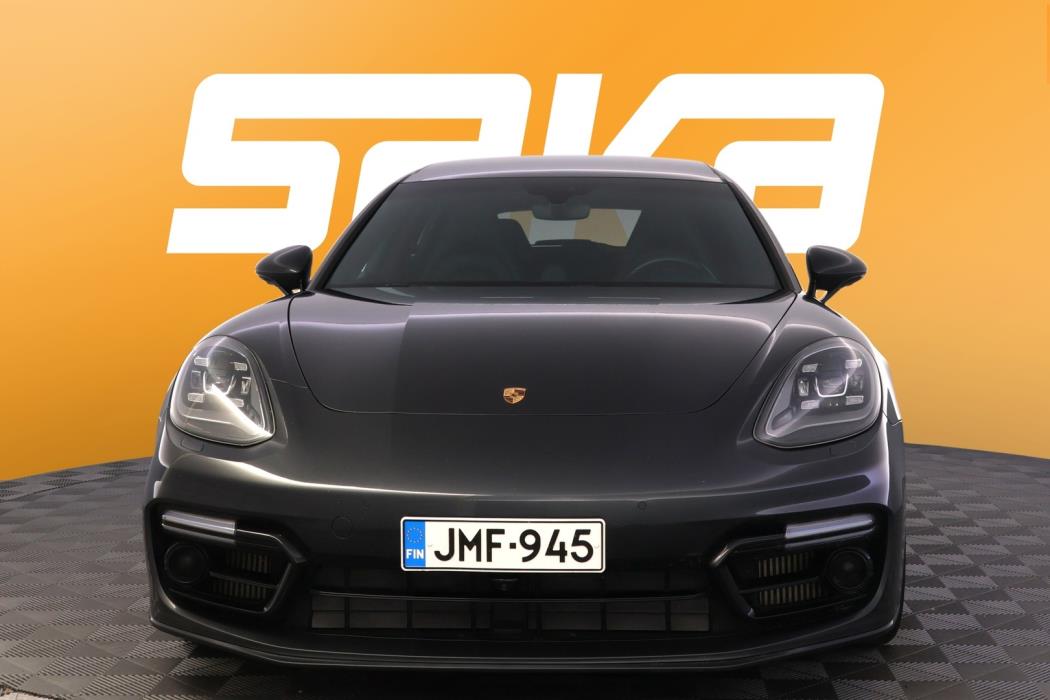 PORSCHE Panamera 2018