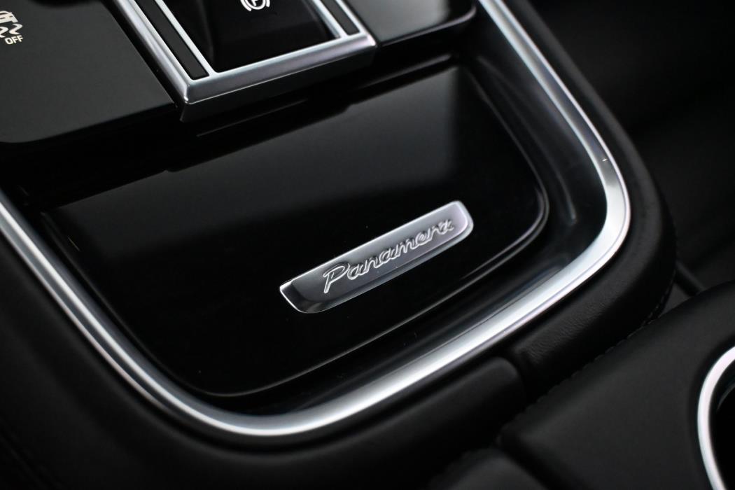 PORSCHE Panamera 2018