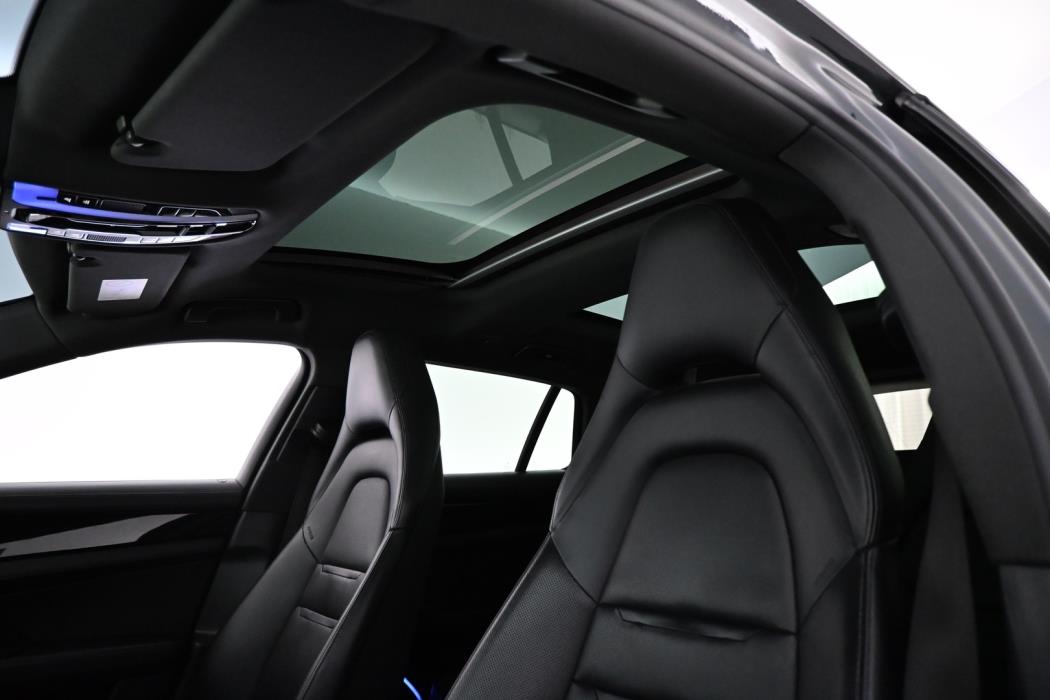 PORSCHE Panamera 2018