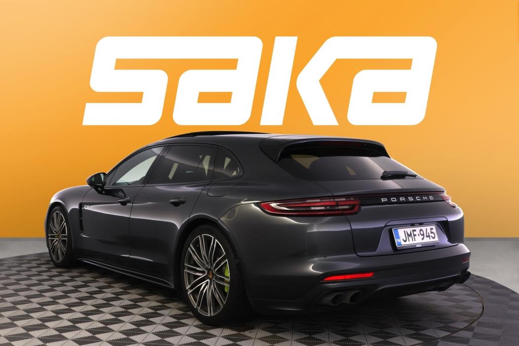 PORSCHE Panamera 2018