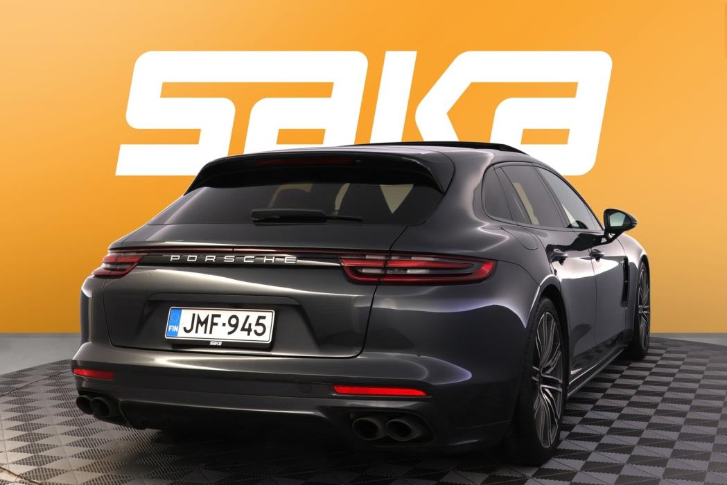 PORSCHE Panamera 2018